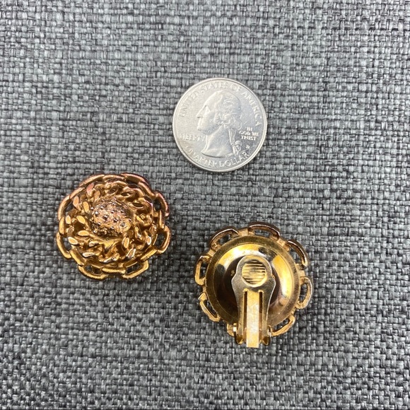 Vintage Gold/Copper Tone Chained Circles Clip Ons - Picture 6 of 6